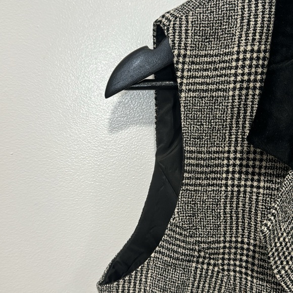 Alanni by Donnybrook Vest - Picture 4 of 6